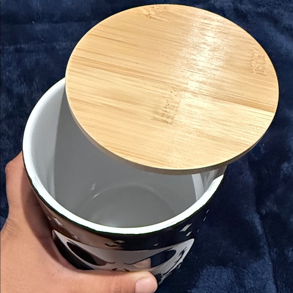 The nightmare before Christmas treat jar - Picture 2 of 4